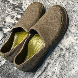 Chaco Quinn Leather Wool Slip-on Shoes 10 brown
